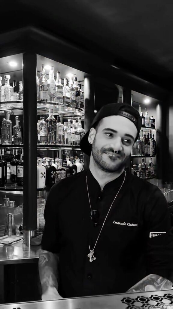 Chi lo viene a provare ?

-
#fredcafe #drinkforyou #bartenders #localeroma...