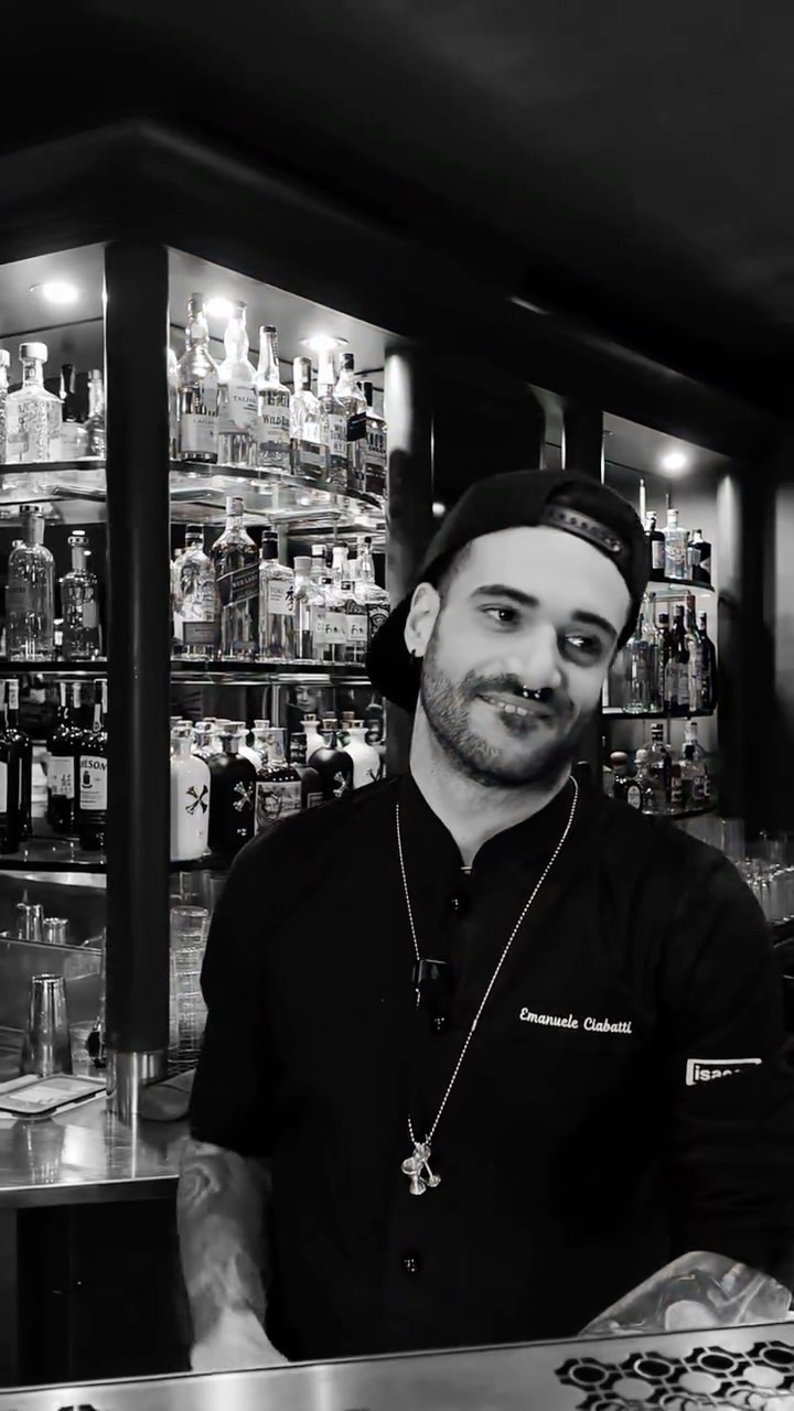 Chi lo viene a provare ?

-
#fredcafe #drinkforyou #bartenders #localeroma...