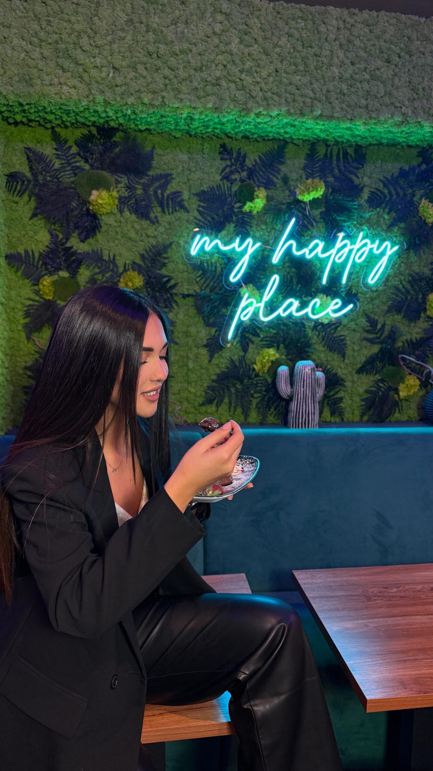 Fred Cafe’ e’ il tuo locale di fiducia che ti accompagna tutto il giorno dalla m...