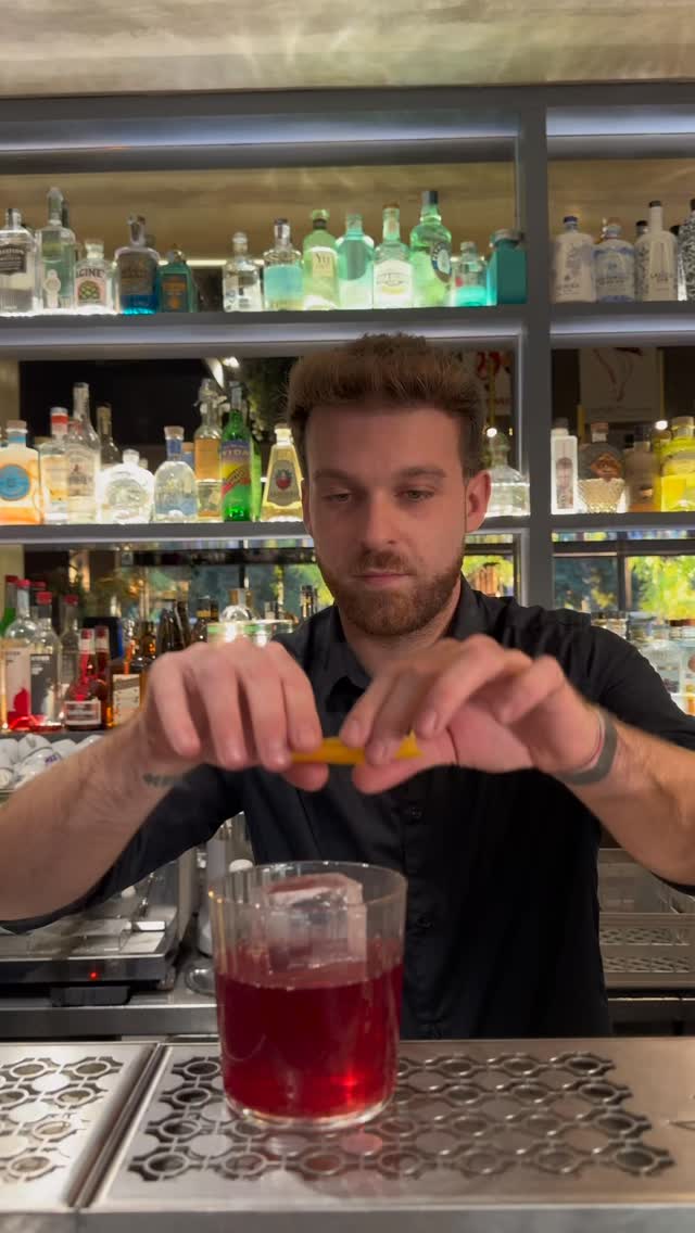 Pov:La peggior cosa che puoi fare ad un barman

Ci trovi tutti i giorni in Viale...