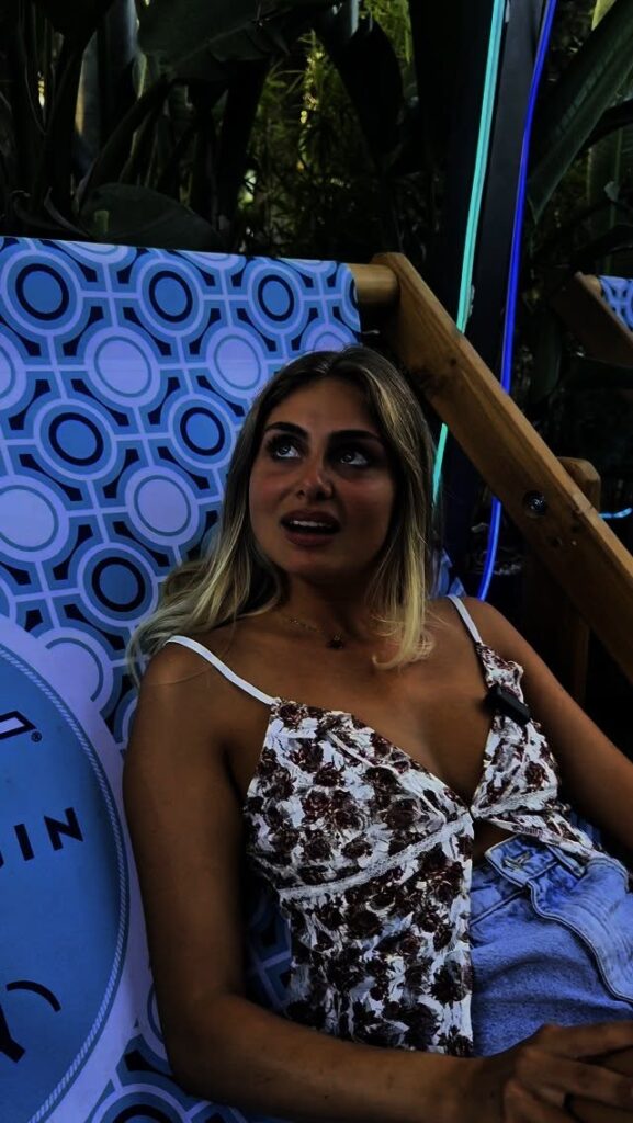 Ma lei chi??

 Ci trovi tutti i giorni in Viale Gorgia di Leontini,6

#fred246 #...