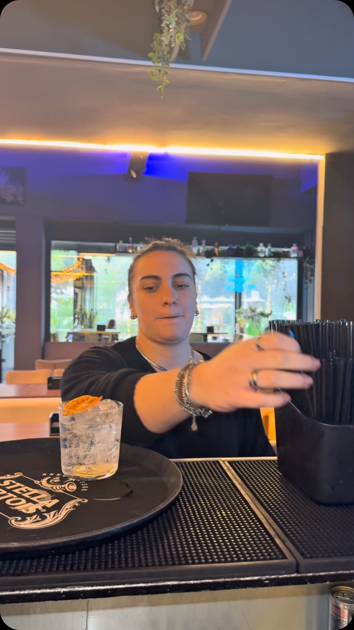 Ultimo giorno di lavoro per lei

Ci trovi tutti i giorni in Viale Gorgia di Leon...