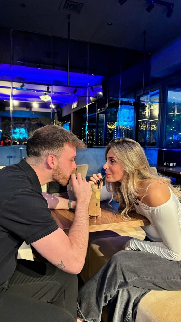 Sono diventati migliori amici

Ci trovi tutti i giorni in Viale Gorgia Di Leonti...