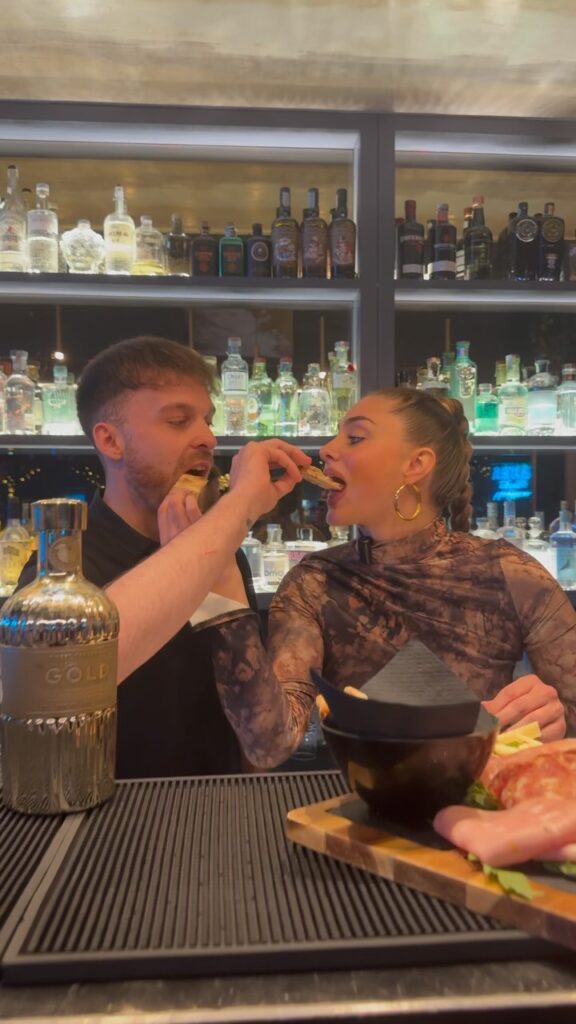 Vi ricordiamo che fred oltre ai fantastici cocktail ha anche dei super taglieri
...