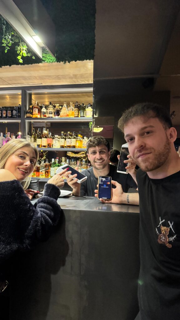 È stato salvato

Viale gorgia di leontini,6 

#fred246 #aperitivo #cocktail #res...