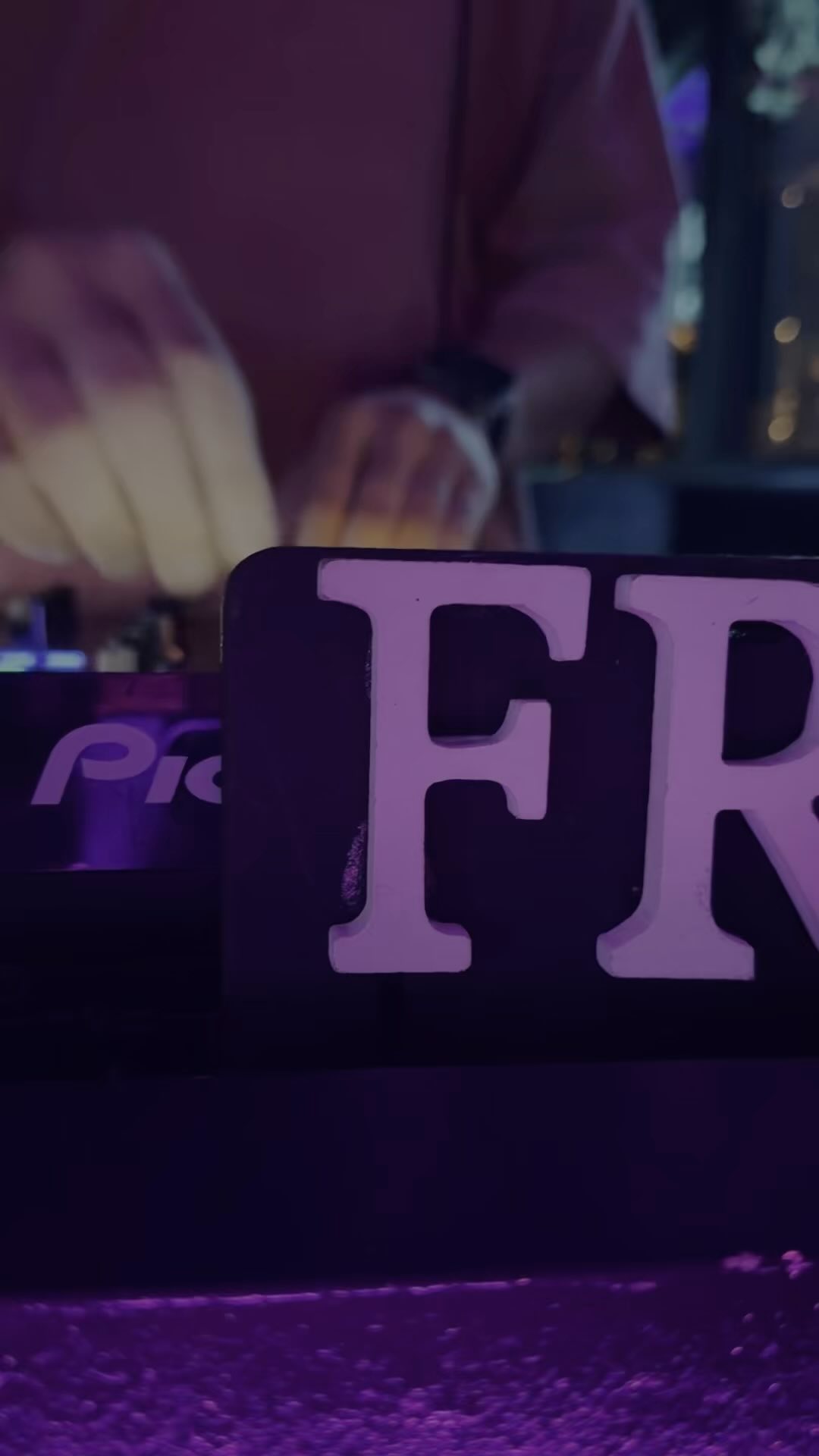 NON SAI DOVE FESTEGGIARE?

Da noi puoi:
 
Riservare la tua sala privata per fest...