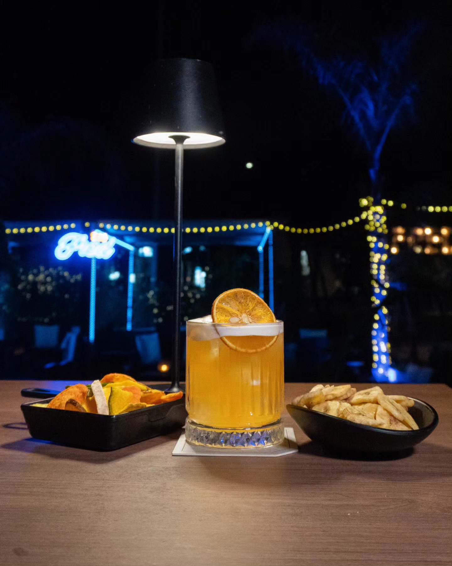 Non hai mai provato il nostro aperitivo di frutta e verdura essiccata?

Se non s...