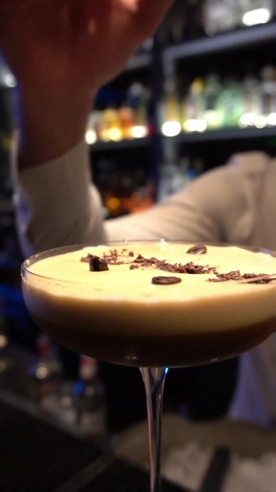 Vi presentiamo la nostra nuova drinklist!
Caramel espresso, preparato dal nostro...