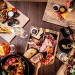 Esplora l’atmosfera accogliente di Fred 246

Gli aperitivi sono un’arte senza ec…