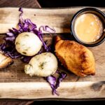 Esplora l’atmosfera accogliente di Fred 246

Gli aperitivi sono un’arte senza ec…