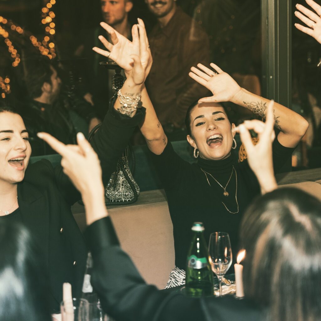 Il divertimento è una cosa seria.

Qui non manca mai....