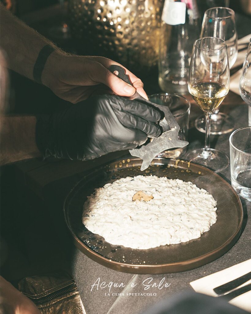 La Cena Spettacolo di buon gusto. Eccellente cucina, ambiente curato, musica liv...