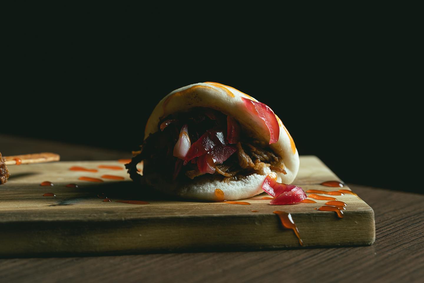 Soffice panino giapponese con maiale sfilacciato, provalo nel nostro apericena...