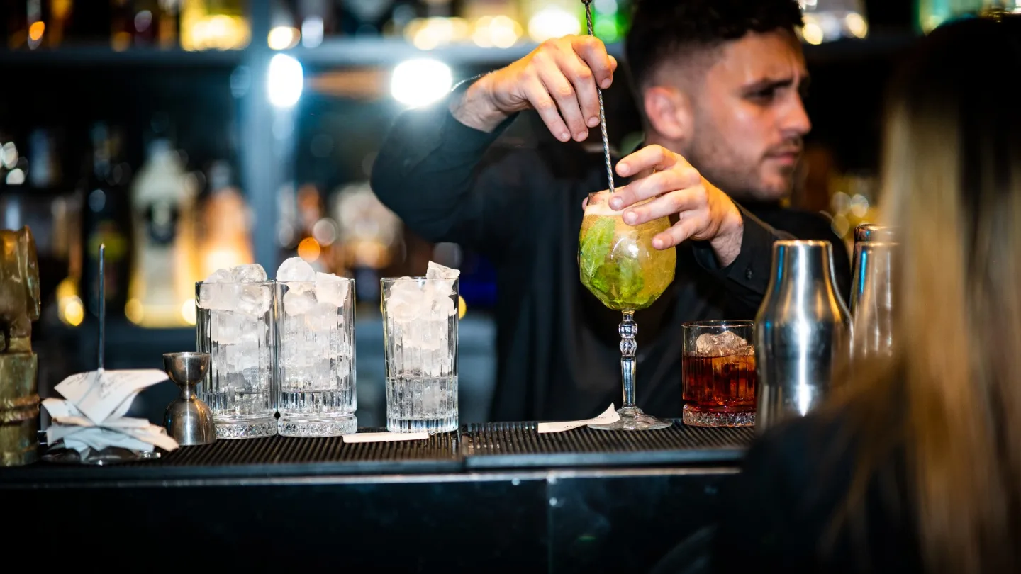 Quando qualcuno vi dice che siete diversi, sorridete, alzate la testa e siatene ...