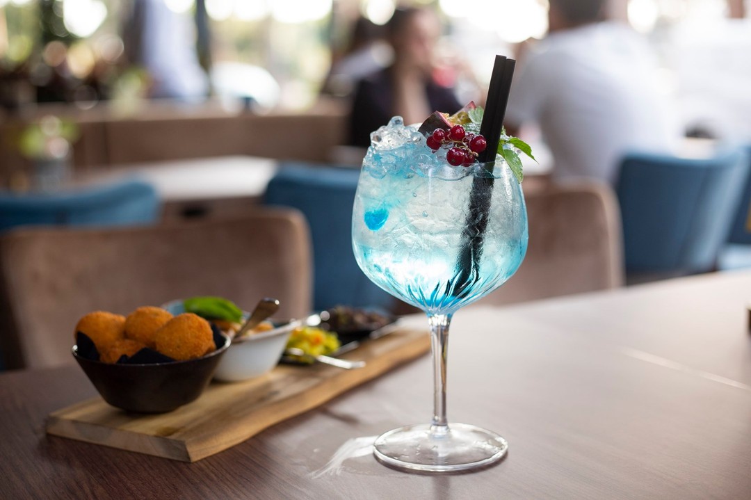 Non sai con che cocktail accompagnare il tuo aperitivo da Fred? Chiedi al nostro...