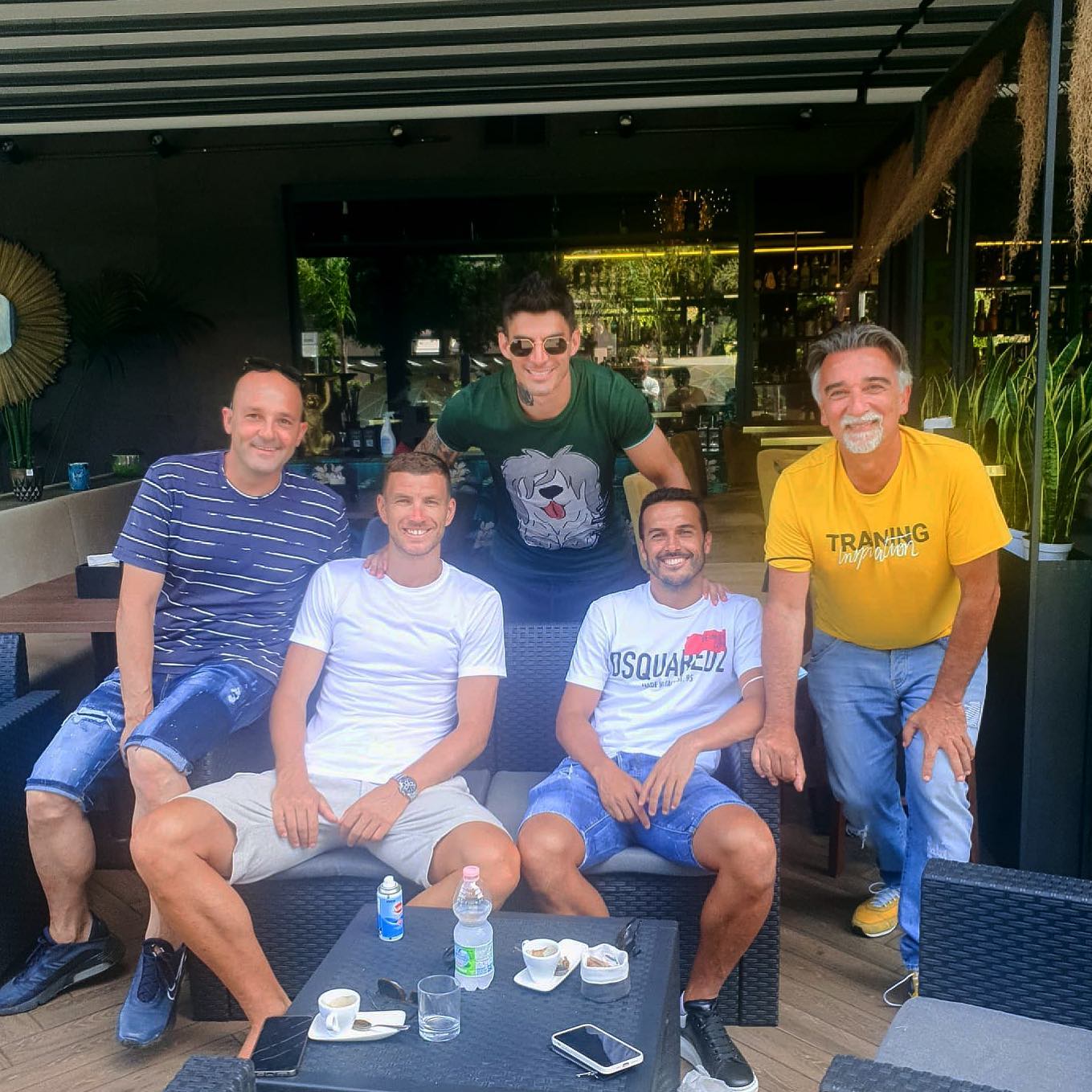 In ottima compagnia !!!
@ed_dzeko @_pedro17_ @die.perotti10 

viale gorgia di le...