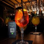 Fred ti aspetta per un buon cocktail, perché qui è sempre l’ora dell’aperitivo…
