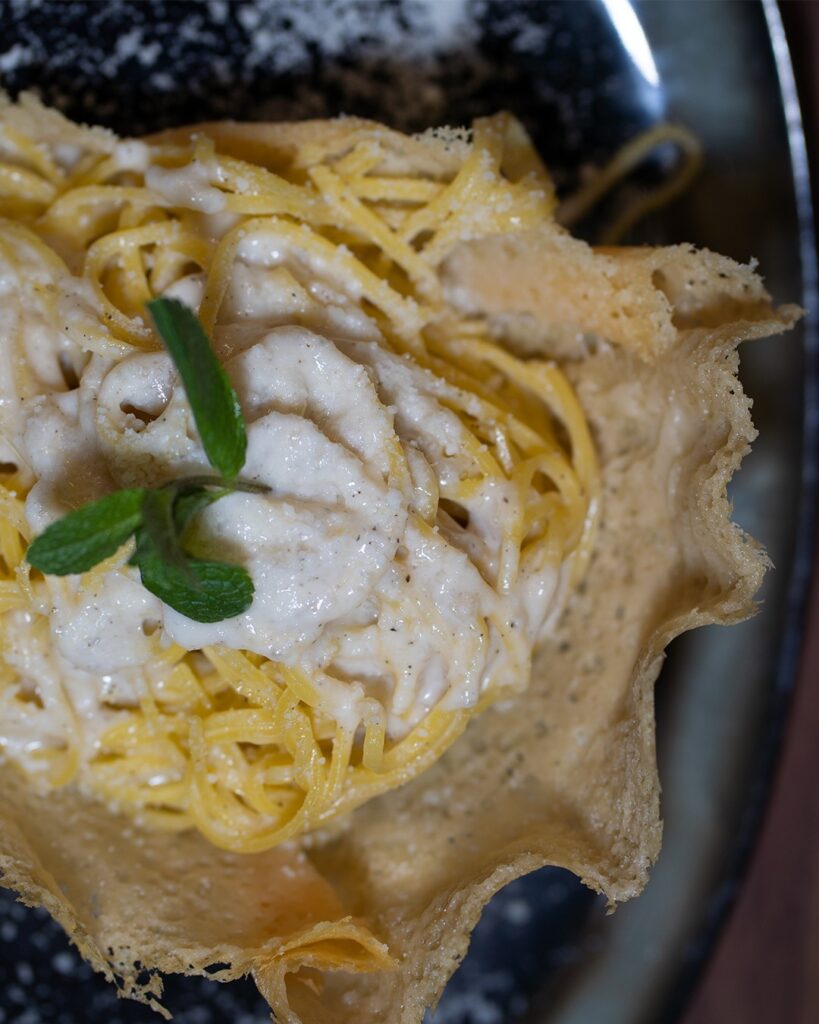 Cacio e pepe in crosta di parmigiano 
Ti aspetta alla riapertura! 
 Viale Gorgia...