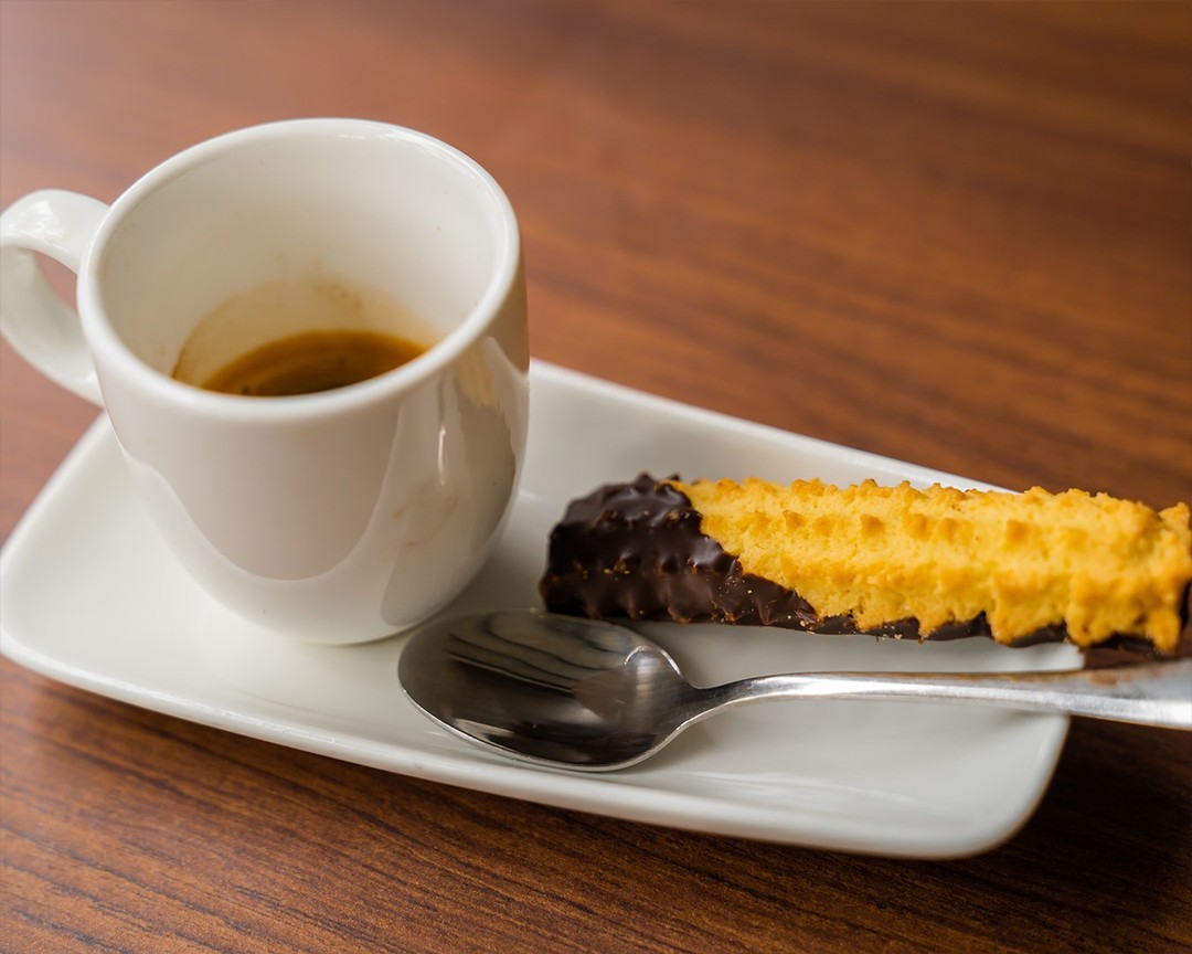 Non c’è niente di meglio di iniziare la giornata con un caffè espresso e un dolc...