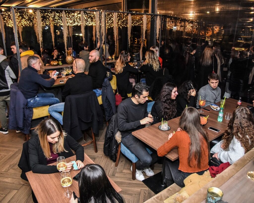 La serata inizia da Fred  Dall’aperitivo all’afterdinner c’è sempre cocktail e c...