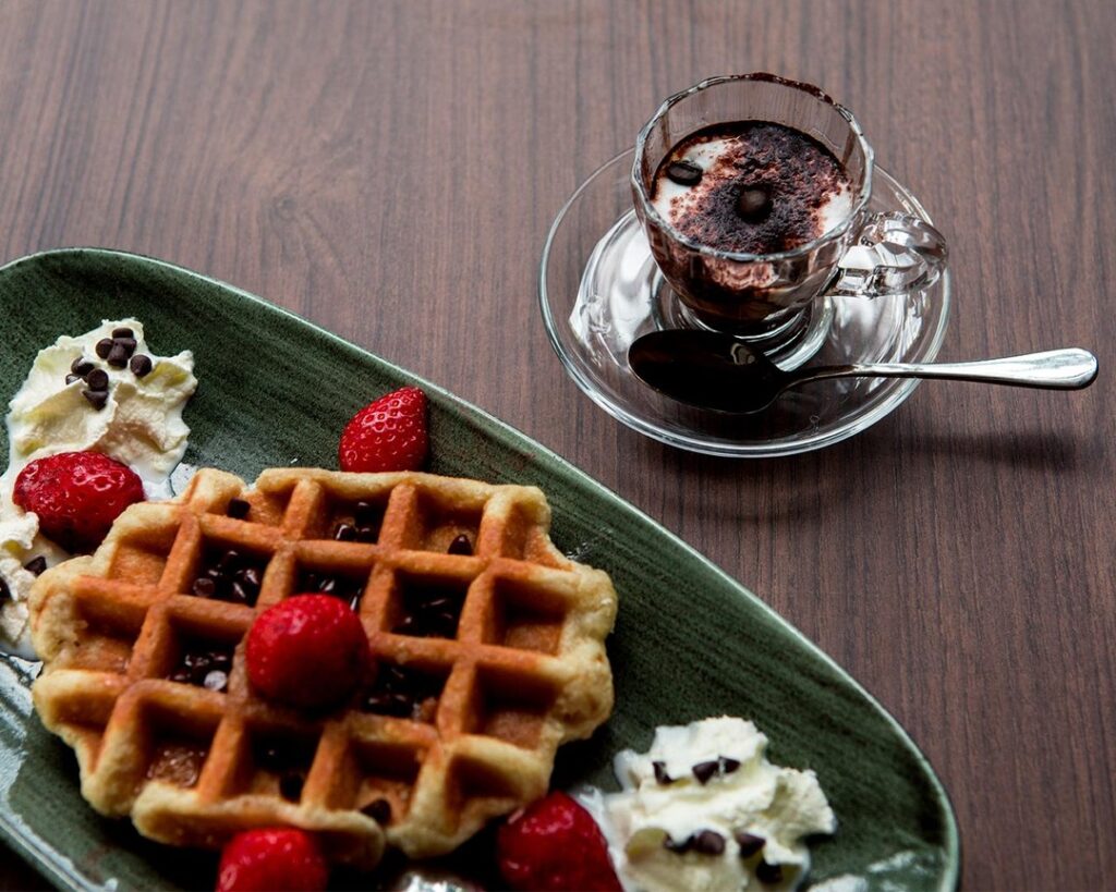 Sveglia presto stamattina? Premiati con una dolce colazione da Fred  #Fred246caf...