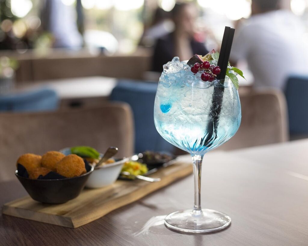 Ecco la miscela magica di questa sera: Barman Choice Blu. Cosa c’è dentro? Vieni...